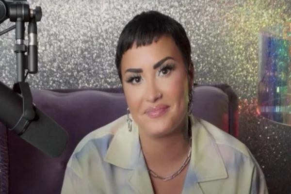 Demi Lovato comunicó que se identifica con el género no binario