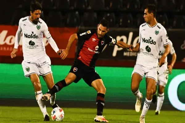 Newell´s y Sarmiento buscan un lugar en los octavos de final