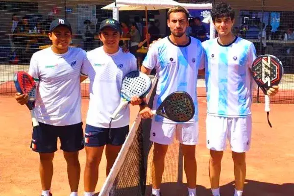 Juani De Pascual (a la derecha) en la semifinal ante México