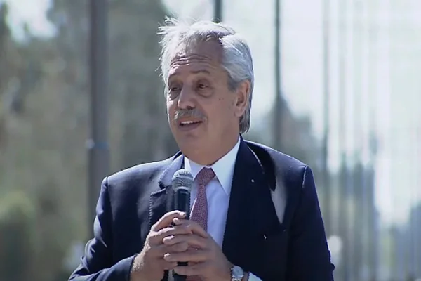 Alberto pidió "golpearle la puerta" a los que no votaron: "Está en juego el futuro"