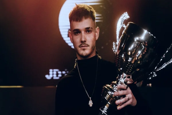 Bnet anunció su retiro del freestyle y de FMS Internacional