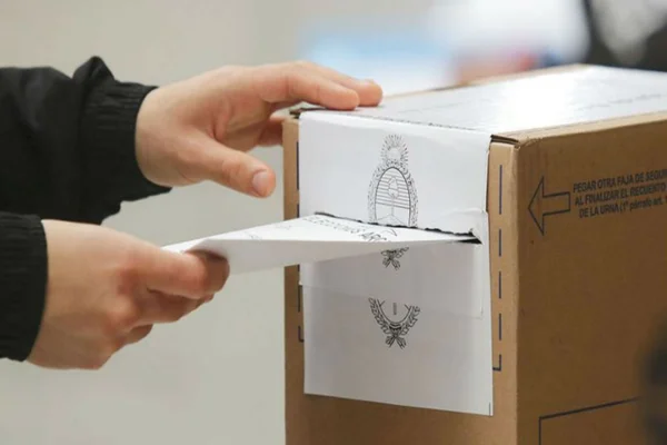 Meter el sobre en la urna conllevará una serie de protocolos.