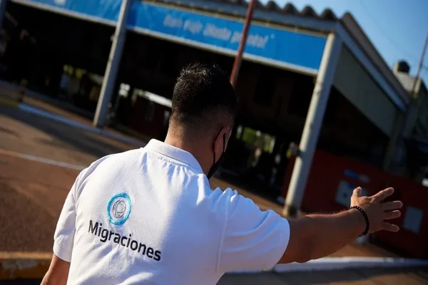 Argentina recibió a los primeros turistas tras la apertura de fronteras terrestres