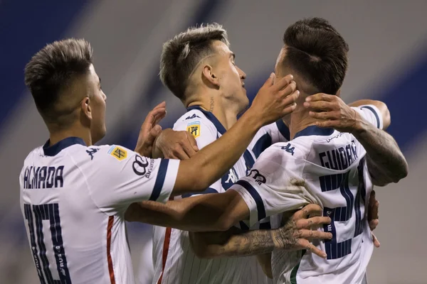 Vélez goleó a Unión por 4 a 0 en Liniers
