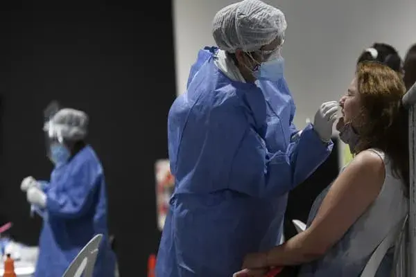 Coronavirus en Argentina: 8 fallecidos y 548 nuevos casos