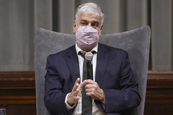 El secretario de Comercio Interior Roberto Feletti dio plazo hasta el lunes para cerrar un acuerdo con los empresarios o aplicar la ley.