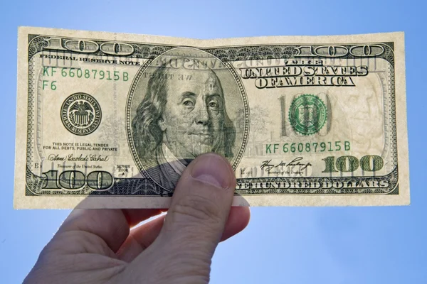 En lo que va del mes, la autoridad monetaria registra un saldo negativo de USD 105 millones