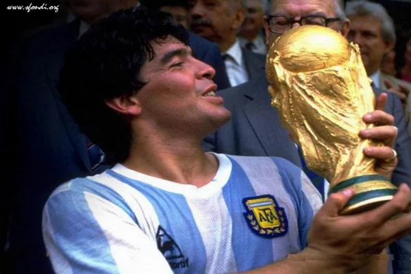 Maradona, cumpleaños 61: reactivación de su Instagram y mensajes de todo el mundo