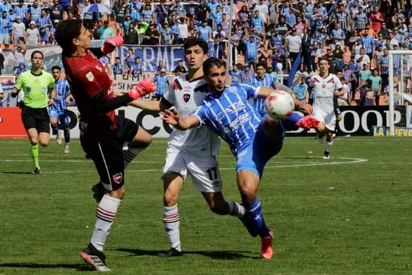 Newells lo tenía, pero Godoy Cruz se lo empató en un gran segundo tiempo