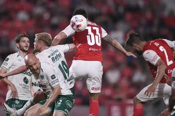 Independiente y Sarmiento de Junín igualaron en Avellaneda