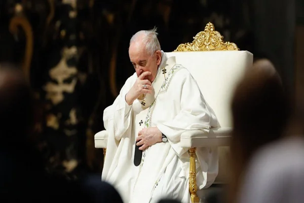El papa Francisco se refirió a los abusos de menores en Francia: "Siento vergüenza"