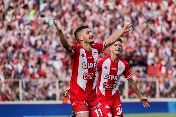Unión 3 - Rosario Central 1, el "Tatengue" acomodó el partido a su gusto