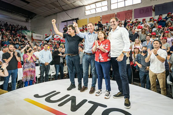 Santilli y Manes cerraron la campaña en La Plata: "Podemos cambiar la historia"