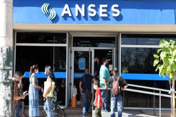 Anses: titulares de AUH y Tarjeta Alimentar cobrarán hasta $17.000 esta semana