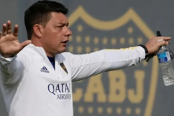 Battaglia acordó con Riquelme y seguirá siendo el técnico de Boca | Foto: prensa Boca