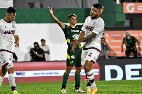Walter Bou festeja el gol del triunfo