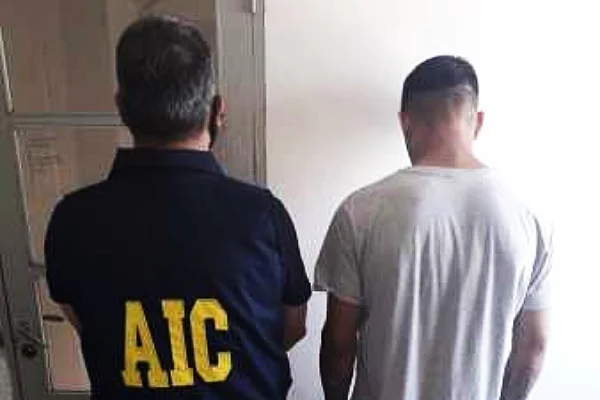 Fue detenido por un robo, salió en libertad y hurtó un celular