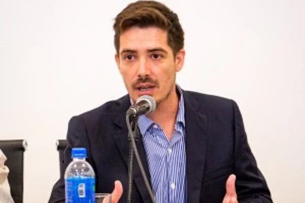 Martín invitó a vecinos de la ciudad a participar de la audiencia pública