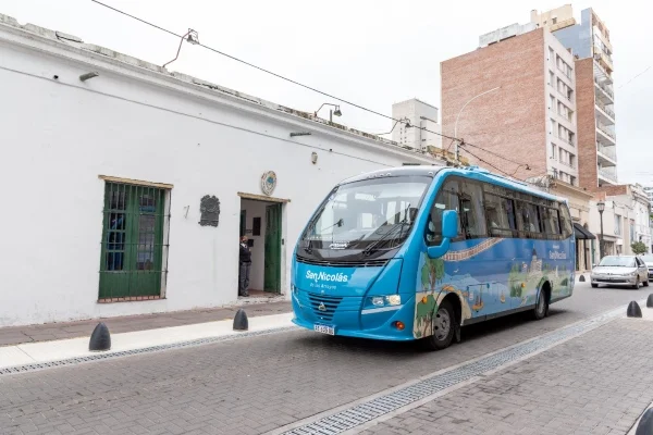 Nicoleños y turistas siguen descubriendo la ciudad con el bus turístico