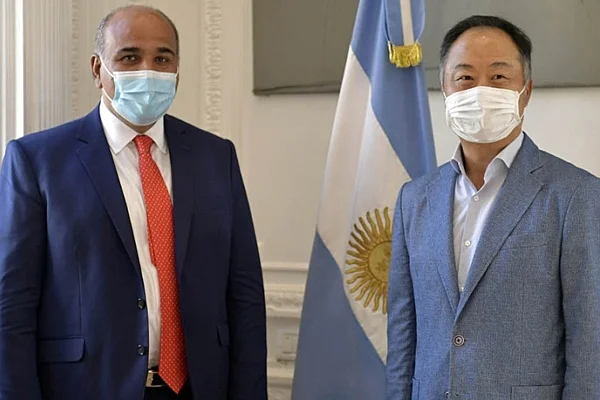 Juan Manzur recibió al presidente de la siderúrgica surcoreana Posco Argentina, KwangBok Kim, y al director de la compañía, SungKook Chung, quienes anunciaron una inversión en su planta de Argentina por 830 millones dólares.