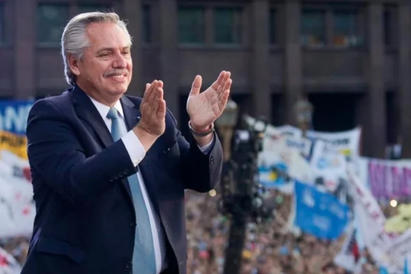 Fernández viajará a Rusia y a China el mes próximo