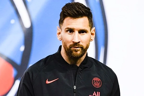 Messi no juega contra Lyon por la Liga de Francia y seguirá su recuperación de Covid