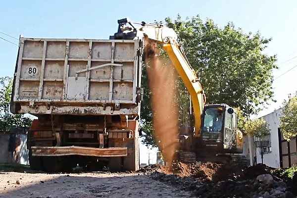 La Municipalidad continúa trabajando en la pavimentación de diferentes barrios