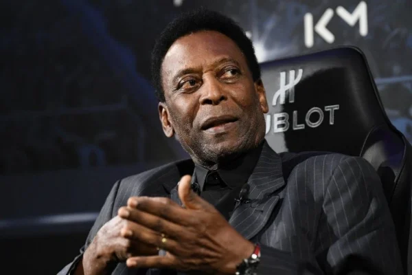 La hija de Pelé habló sobre la salud de su padre