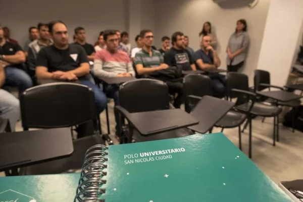 El Polo Universitario pre-inscribe a la carrera de instrumentación quirúrgica