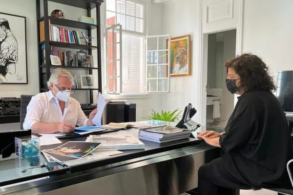 Fernández lanza la campaña de vacunación para la presencialidad plena en escuelas