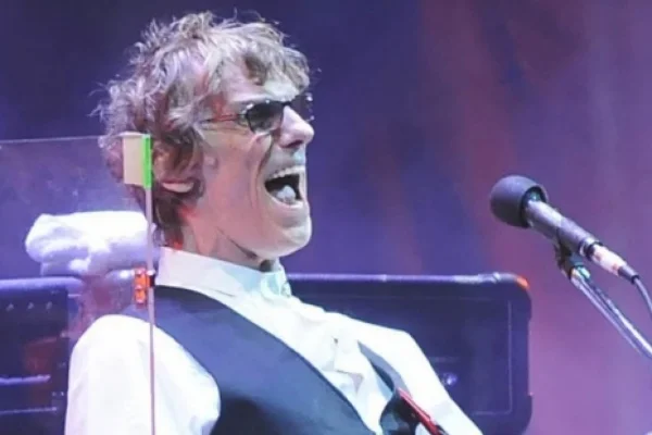 Se homenajeó a Spinetta en el Día del Músico