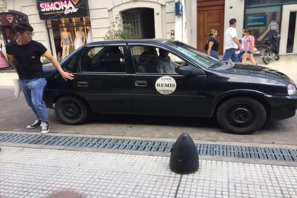 Desde hace un tiempo, el Municipio impulsa la utilización del transporte público en lugar de su auto particular ya que sin du..