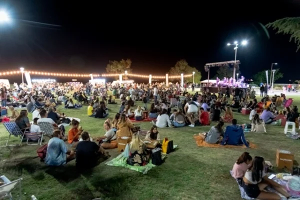 La plaza de barrio Ayres del Sur recibe este viernes al “Picnic Nocturno”