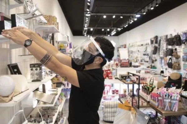 Habrá suba de sueldo extra del 13% para empleados de comercio y el básico pasa a $90.000