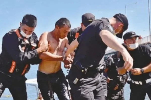 Mató a su pareja, tiró el cuerpo al Río Paraná e intentó escapar a nado