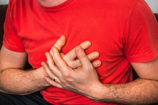 El nuevo síntoma doloroso de contagio de Ómicron