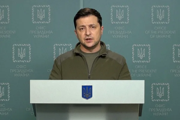 El presidente ucraniano confirmó que Turquía y Azerbaiyán buscan sentar a las naciones en conflicto para abrir el diálogo.