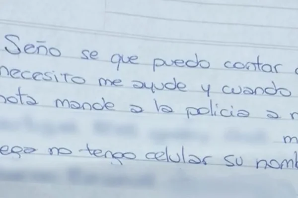 La nota de la mujer permitió poner en marcha un protocolo que derivó en la detención del agresor.