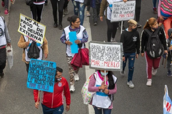 El freno a los planes sociales anticipa más conflictividad en las calles