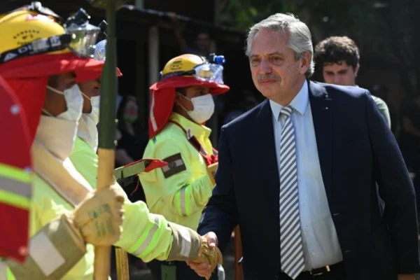 El Presidente recorre las áreas afectadas por los incendios en Corrientes