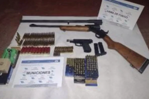 Secuestran armas y municiones en allanamientoSecuestran armas y municiones en allanamiento