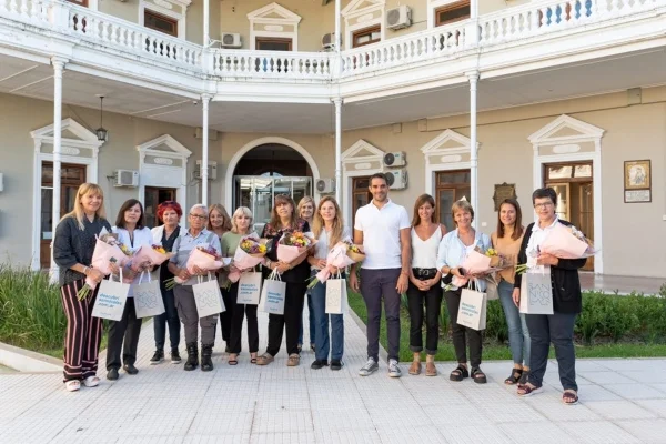 El Intendente Manuel Passaglia celebró junto a empleadas municipales el día de la mujer