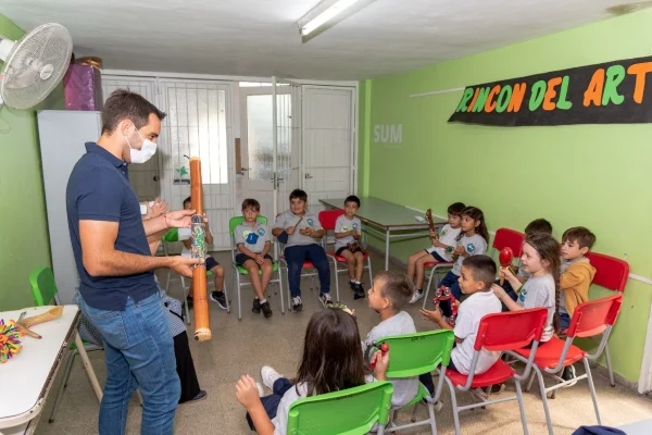 Passaglia visitó escuelas en el inicio del ciclo lectivo
