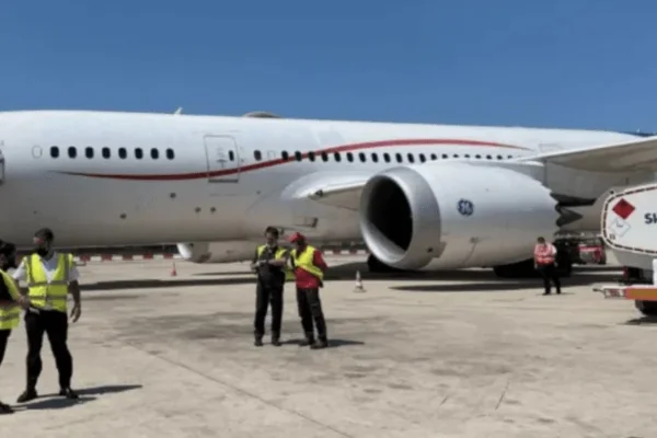 Se realizó el primer vuelo de un corredor humanitario con colaboración de Argentina