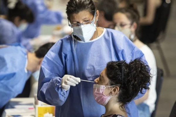 La cantidad de casos de coronavirus se redujo notablemente.