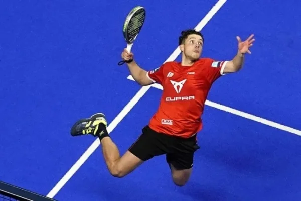 Agustín Tapia y la impresionante jugada en el World Padel Tour