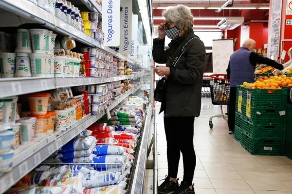 Definen qué productos de una canasta de alimentos deberán volver a los precios que tenían entre el 8 y 10 de marzo.