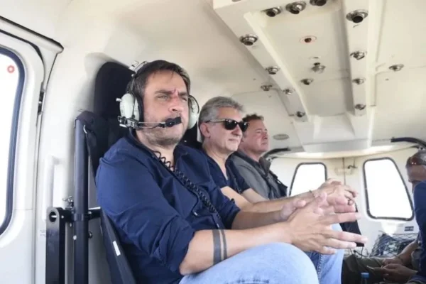 Juan Cabandié, el 18 de febrero, sobrevolando los incendios en Corrientes