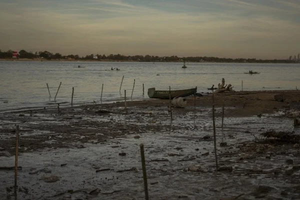 La bajante extraordinaria del Paraná continuará con valores de 0 en Abril y Mayo