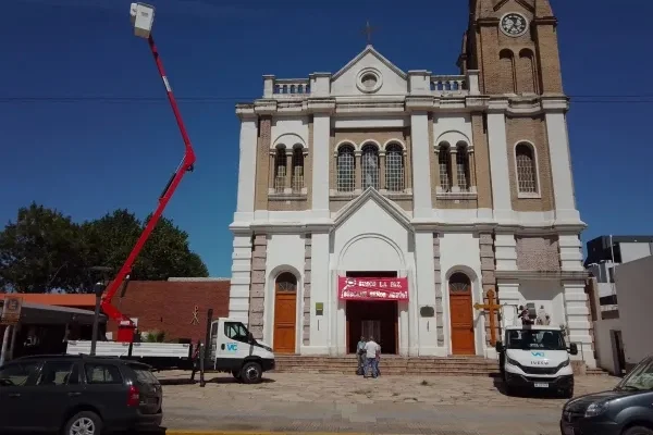 Dos nuevos hidroelevadores para el Taller Eléctrico del Municipio